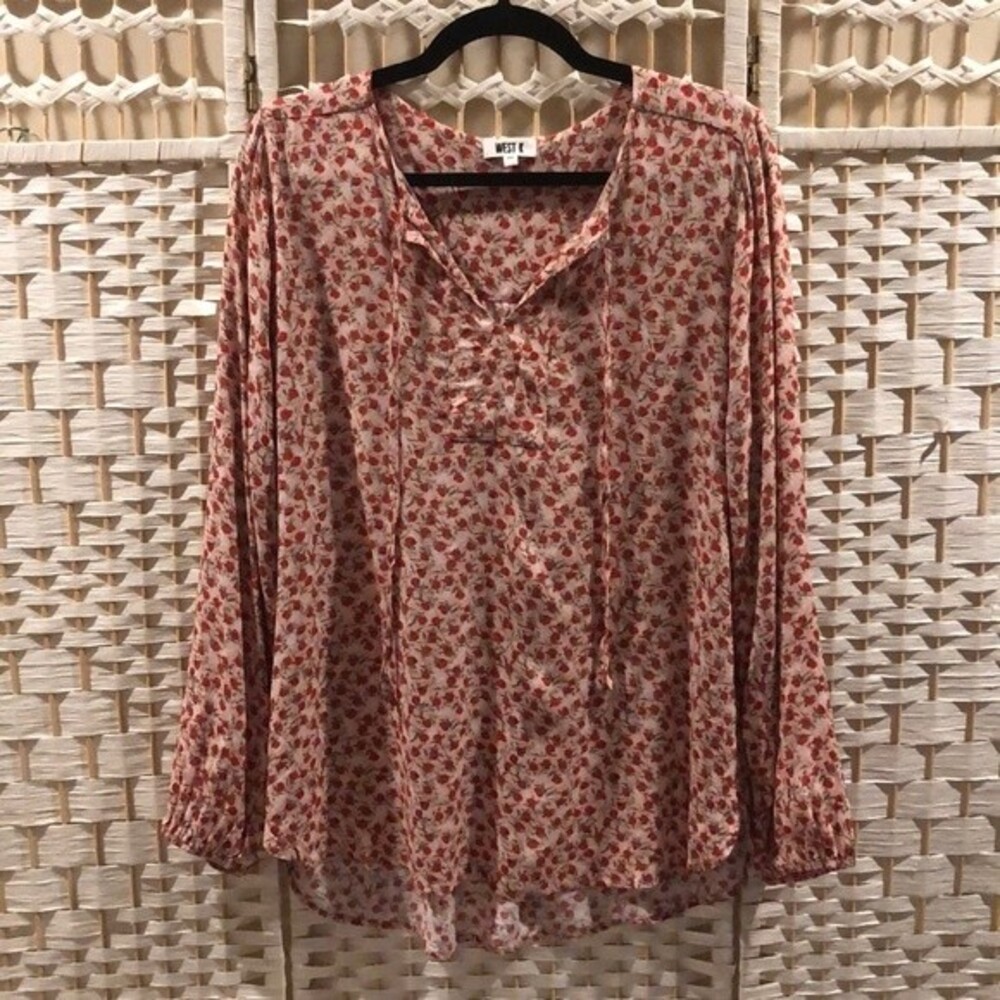 West K Red and Pink Rose Women Long Sleeve Blouse Size Medium